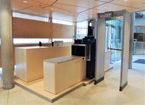 DESIGN Checkin Sicherheitskontrolle