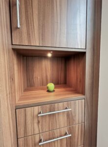 Design-Einbauschlafzimmer Nuß